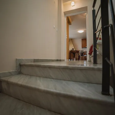 Niki House